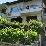 Guest house 